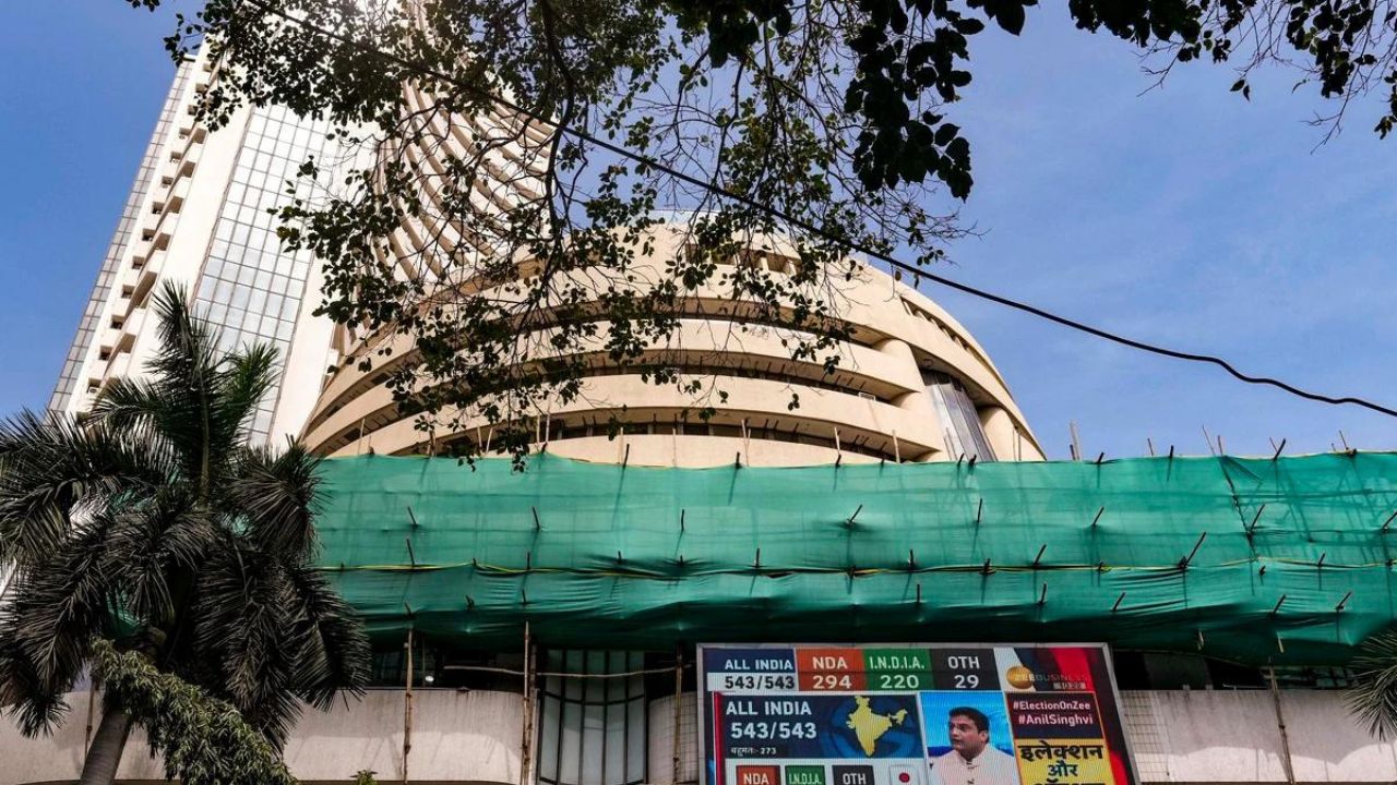 Stock market: बजट के दिन हरे निशान में खुला शेयर बाजार, वित्त मंत्री के भाषण के दौरान होंगी बड़ी उथल-पुथल