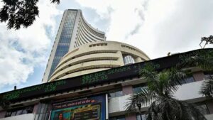 Stock market: बड़ी गिरावट के बाद आज शेयर बाजार में जबरदस्त रिकवरी, सेंसेक्स 963 अंकों की बढ़त, निफ्टी में 134 अंकों की छलांग, जानिए क्यों लौटा बाजार?